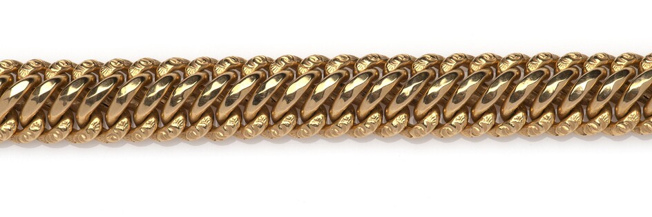 An 18k gold bracelet