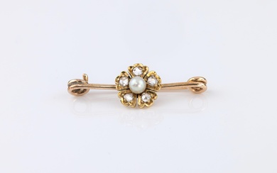 An Edwardian gold, pearl and diamond floral bar brooch