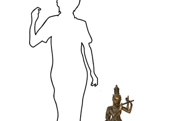 Antica grande statua birmana di bronzo dorato della dea Kali