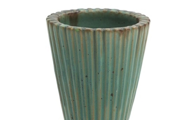 NOT SOLD. Arne Bang: A fluted stoneware vase decorated with green glaze. Signed AB 116. H. 12 cm. – Bruun Rasmussen Auctioneers of Fine Art