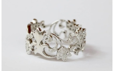 Beautiful Ladies Floral Filagree Diamonds 18K White Gold Ring
