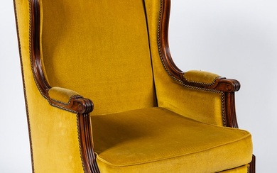 Bergère à oreilles de style Louis XVI en hêtre mouluré, garniture de velours jaune. Epoque...