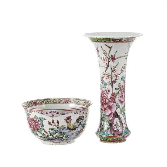 Bol et vase cornet en porcelaine famille rose, Chine ou Samson, XIX-XXe s., le bol orné de coq et fleurs, le vase décoré de fleurs, diam.