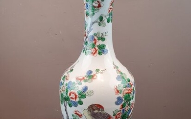 Bottle vase (1) - Porcelain - Famille Verte (with birds and flowers) Kangxi - China - 20th century