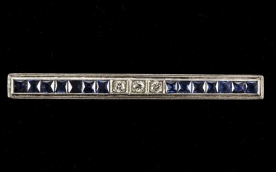 Brooch. Art Deco diamond and sapphire bar brooch