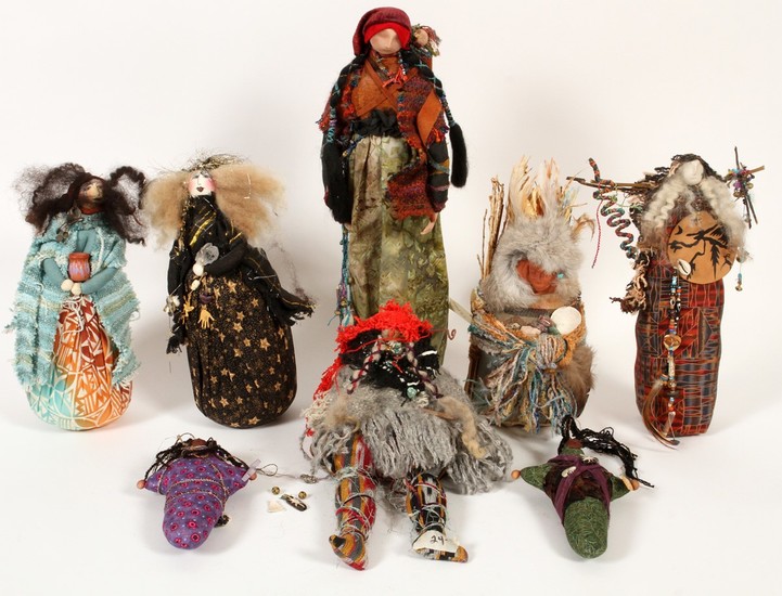 CONTEMPORARY NATIVE AMERICAN STYLE DOLLS PCS 20
