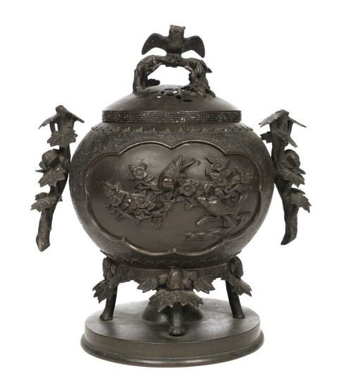 Censer. A Japanese bronze censer, Meiji period (1868-1912)
