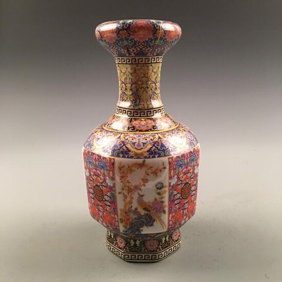 Chinese Porcelain Galic Vase