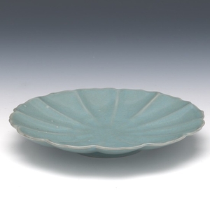 Chinese Porcelain Matte Glazed Barbed Rim Lotus Dish