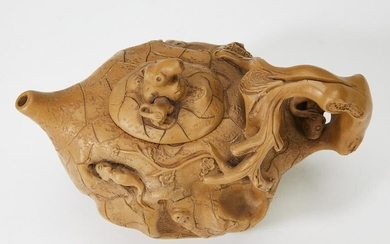 Chinese articulated yixing monkey teapot