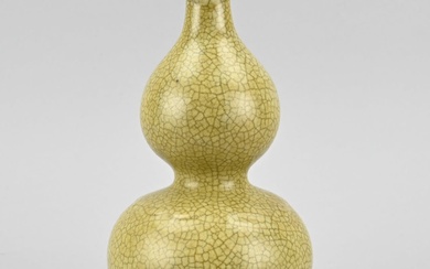 Chinese knob vase, H 22.4 cm.