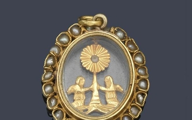 Colonial pendant with cherubs carrying La Custodia