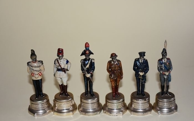 Complete and rare series of 12 sculptures of soldiers in cast silver enamelled and punched enamelled. (12) - .800 silver - Domenico Mitarotonda- Italy - Second half 20th century