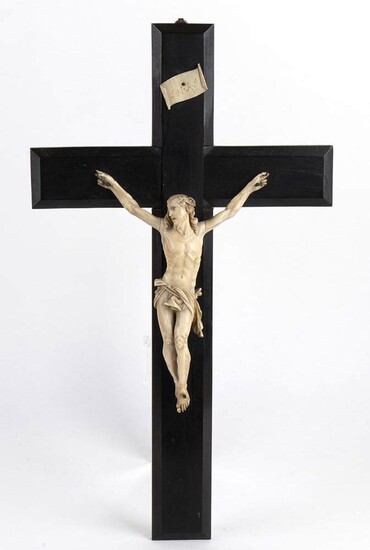 Crucifix français en ivoire et ébène - 19ème siècleivoire sculpté d'éléphant (Elephas maximus Linnaeus, 1758...