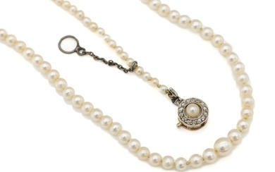 Cultured pearl-necklace with 14 kt gold diamond-clasp ,...