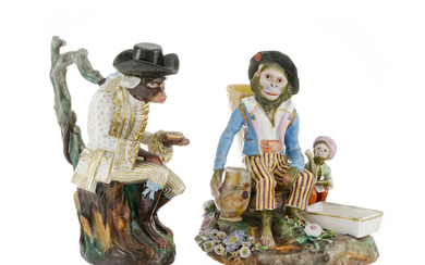 Ensemble d'1 pichet-singe et 1 groupe figurant un singe vendangeur en porcelaine de Paris polychrome, Jacob Petit, XIXe. h. 21 et 22 cm