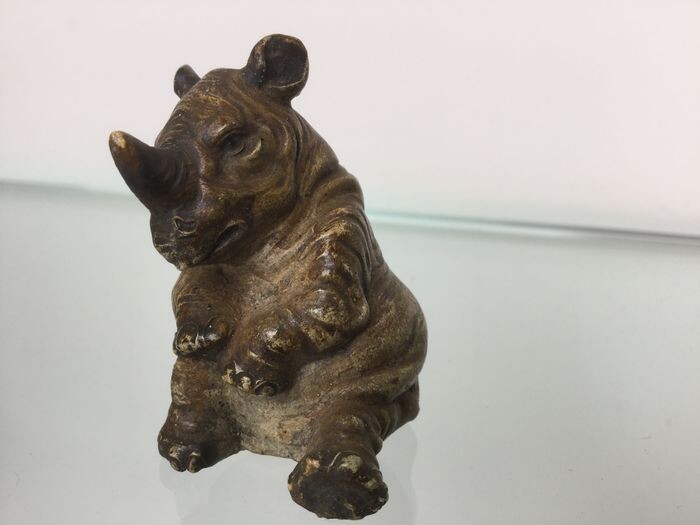 Fritz Bermann Wien - Vienna bronze - sitting rhino baby (1) - Bronze (cold painted) - First half 20th century
