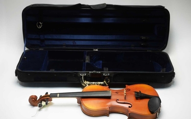 Full size student violin cased