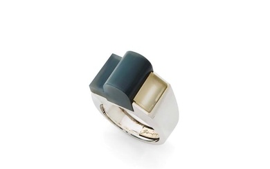 Gérard SANDOZ (1902-1995) 1985 Special order Ring in 18k white gold (750‰) adorned with