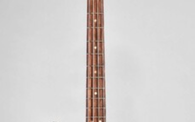 Guitare basse, Fender, Mustang Bass, n° de série S708432, USA, `70 ans, longueur 170 cm...