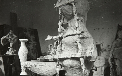 Henriette Theodora Markovitch, dite Dora MAAR 1907 - 1997 La femme au vase de Pablo Picasso en cours de réalisation - Boisgeloup, c. 1937