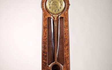 Horloge de parquet Art Nouveau, fabrication unique Genève 1931, élégante boîte en bois, acajou, façade...