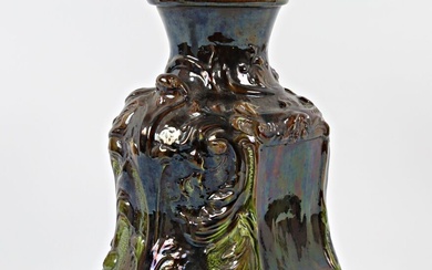 Important vase en faïence vernissé vert et... - Lot 200 - Vasari Auction