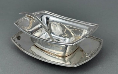 International Sterling Silver Sauce Boat, Underplate and Ladle, Trianon Pattern