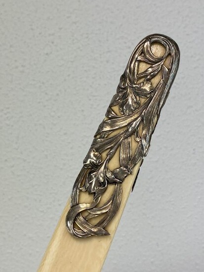 Ivory page turner / paper knife with silver floral end - Includes certificate - Ivory, Silver - Circa 1890