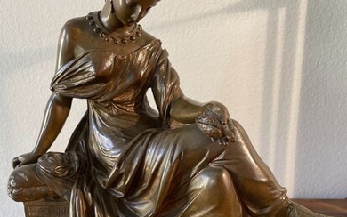 James Pradier (1790 - 1852) - Sculpture, Sitting woman with little bird (1) - Neoclassical Style - Bronze - 19th century