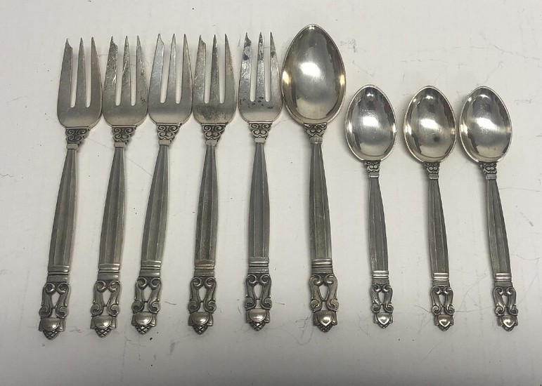 Johan Rohde: “Acorn”. Set of five sterling silver dessert forks, dessert spoon and three coffee spoons. Maker Georg Jensen after 1945. Weight app. 200 g. (9)