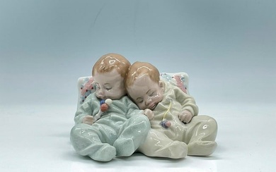 Little Dreamers 1005772 - Lladro Porcelain Figurine