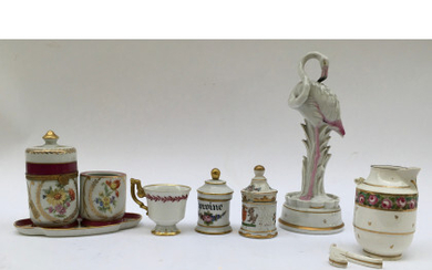 Lotto composto da un airone manifattura di Rosenthal e sette oggetti diversi in porcellana (difetti)