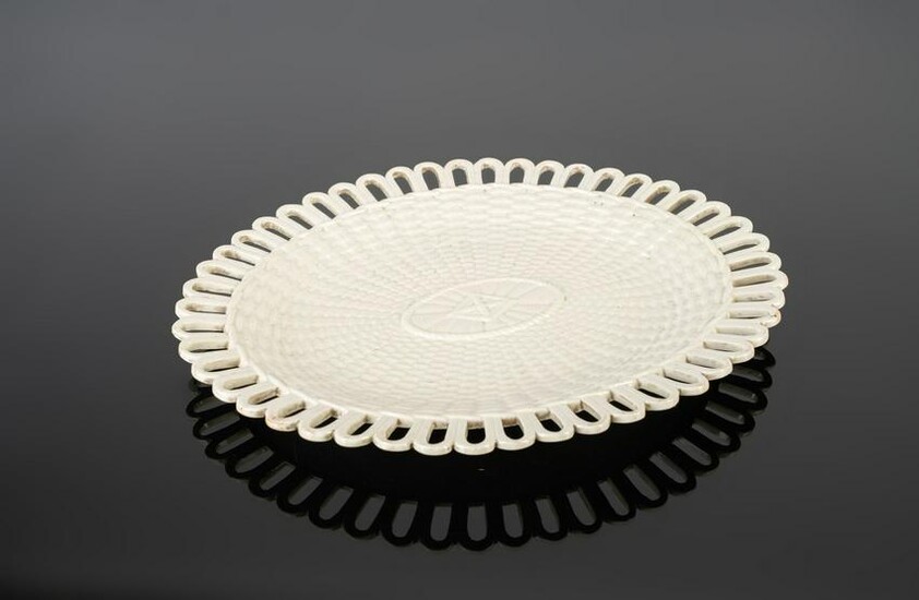 MANIFATTURA VENETA DEL XIX SECOLO Pottery plate.