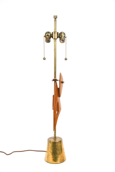 MID-CENTURY HEIFETZ-STYLE WOOD & BRASS LAMP