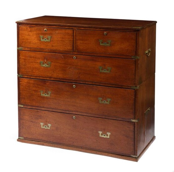 Mahogany stained wood "boat" chest of drawers, opening with 5 drawers on 3 rows, can be disassembled in two parts, brass trim with hand grips on the sides