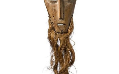 Mask "lukwakongo" of the "bwami" society - D. R. Congo, Lega