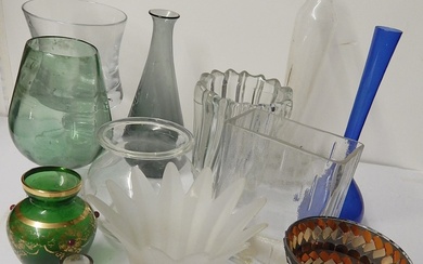 Mixed lot 12 glass vases, partly with silver plated mount,...