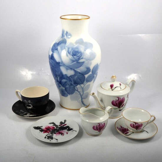 Modern Arita bone china teaset, Noritake plates, Crown Devon cup and saucer and a Japanese vase.