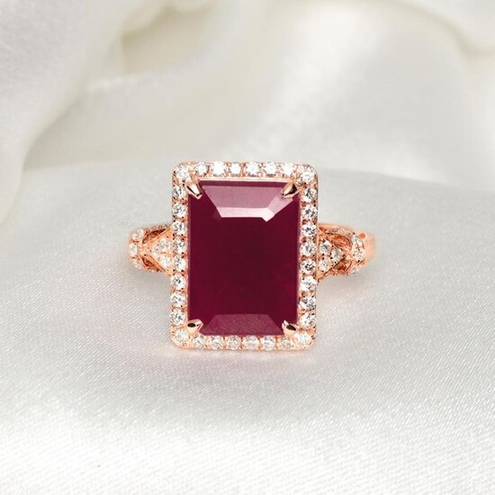 No Reserve Price - 6.71 ct No Heated Ruby 0.48 ct Diamonds - 14 kt. Pink gold - Ring Ruby - Diamonds, IGI Certified