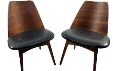 PAIR OF FOSTER MCDAVID CHAIRS Mid-20th Century Back heights 32". Seat heights 17.5". Widths 21".