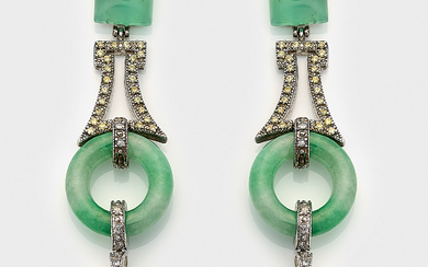 Paar Jade-Ohrgehänge im Art Déco-Stil