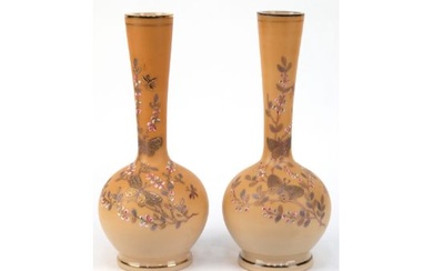 Paar Jugendstil-Vasen, um 1900, Glas mit Emailmalerei und Goldrändern, Blumendekor mit Schmetterlin