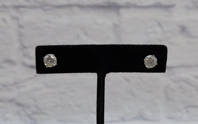 Pair of 18kt White Gold Diamond Stud Earrings