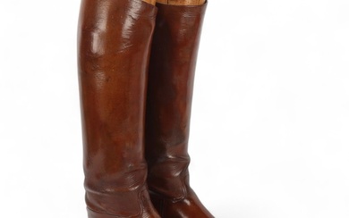 Pair of Victorian brown leather riding boots, with brass-mou...