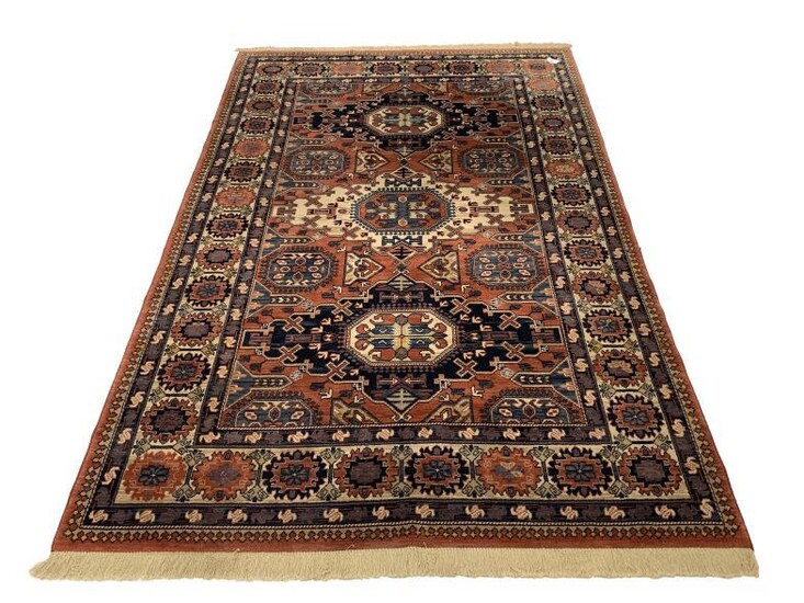 Persian Kadjar design ground rug, repeating lozenge and gul...