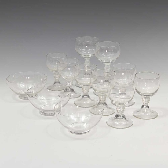 Port glasses (7x), wine glasses on high stem (2x) and...