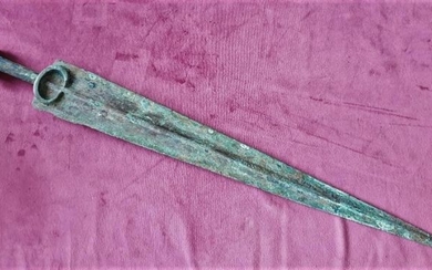 Prehistoric, Bronze Age Bronze Extremely big Luristan sword with COA - 573×60×0 mm - (1)