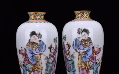 Qing Dynasty Qianlong enameled square plum vase for teaching children