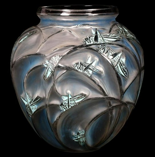 R Lalique Sauterelles Grasshopper Vase